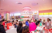 450亿美元潮玩市场，吸引中国盲盒